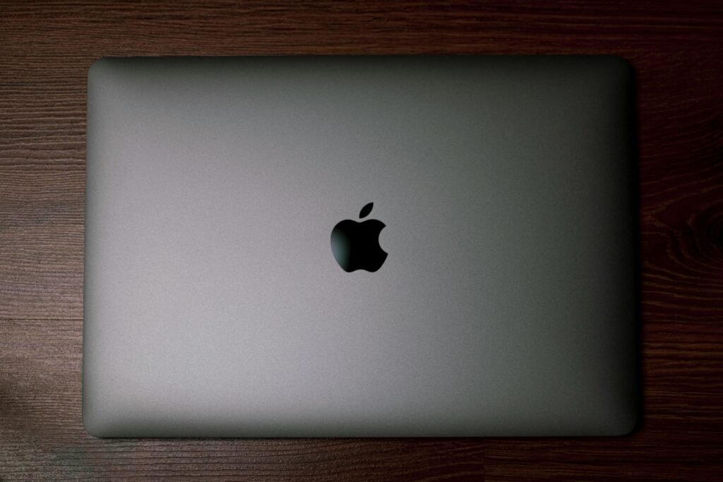 MacBook, laptop
