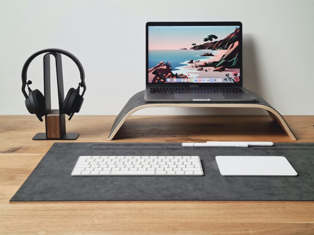 Laptopstand | gearandcode Laptop stand to improve comfort and productivity