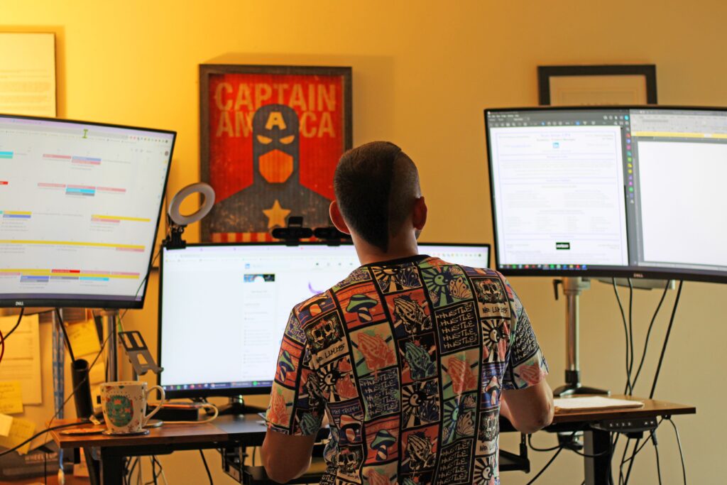 Standingworkstation | gearandcode Standing workstation with multiple monitors