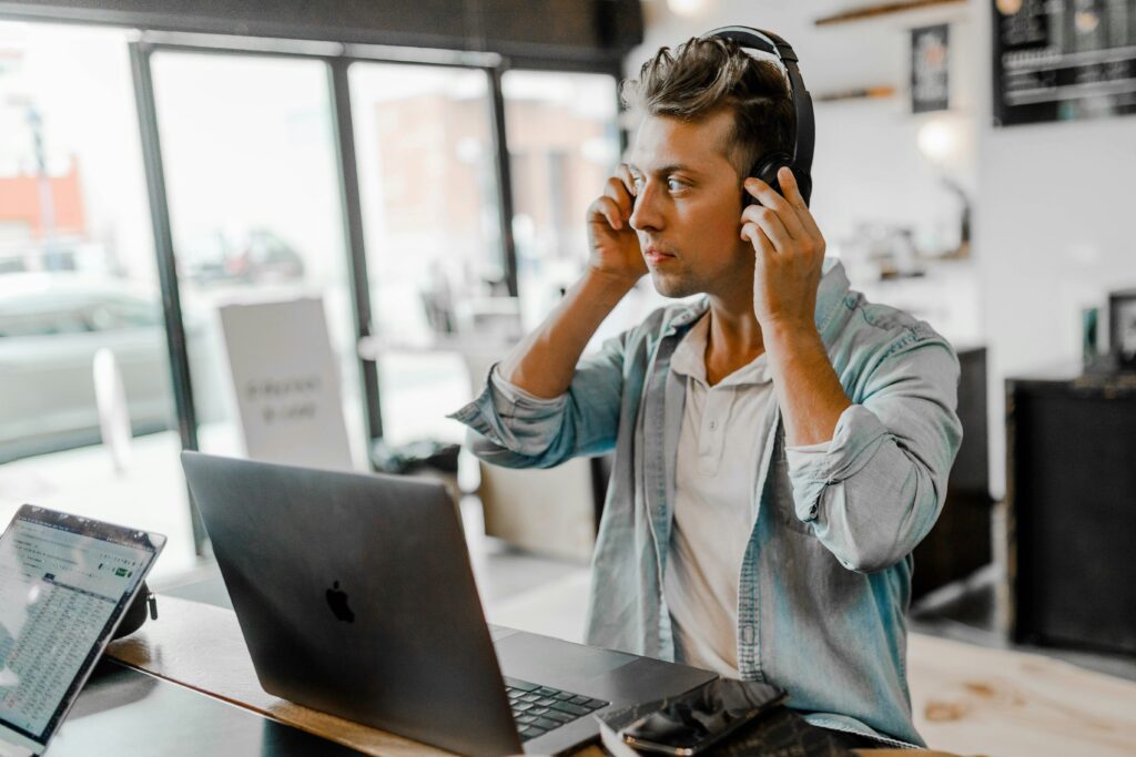 Worker using noise cancelling headphones