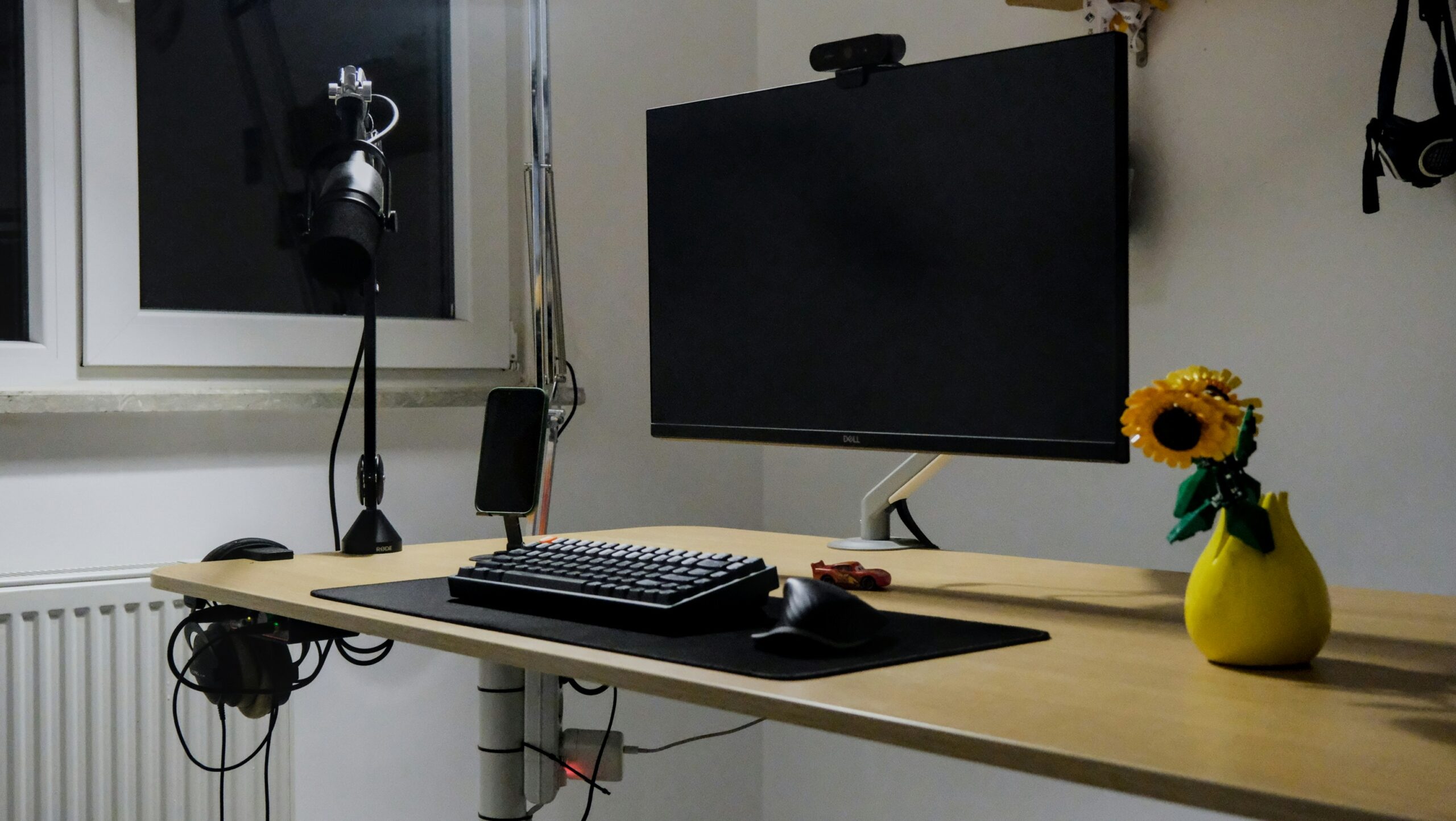 Home remote employee workstation